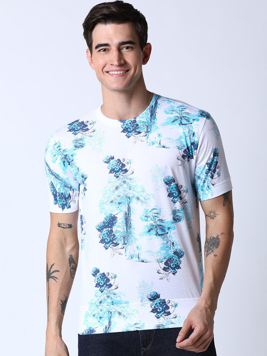 

Huetrap Men White Printed Round Neck T-shirt