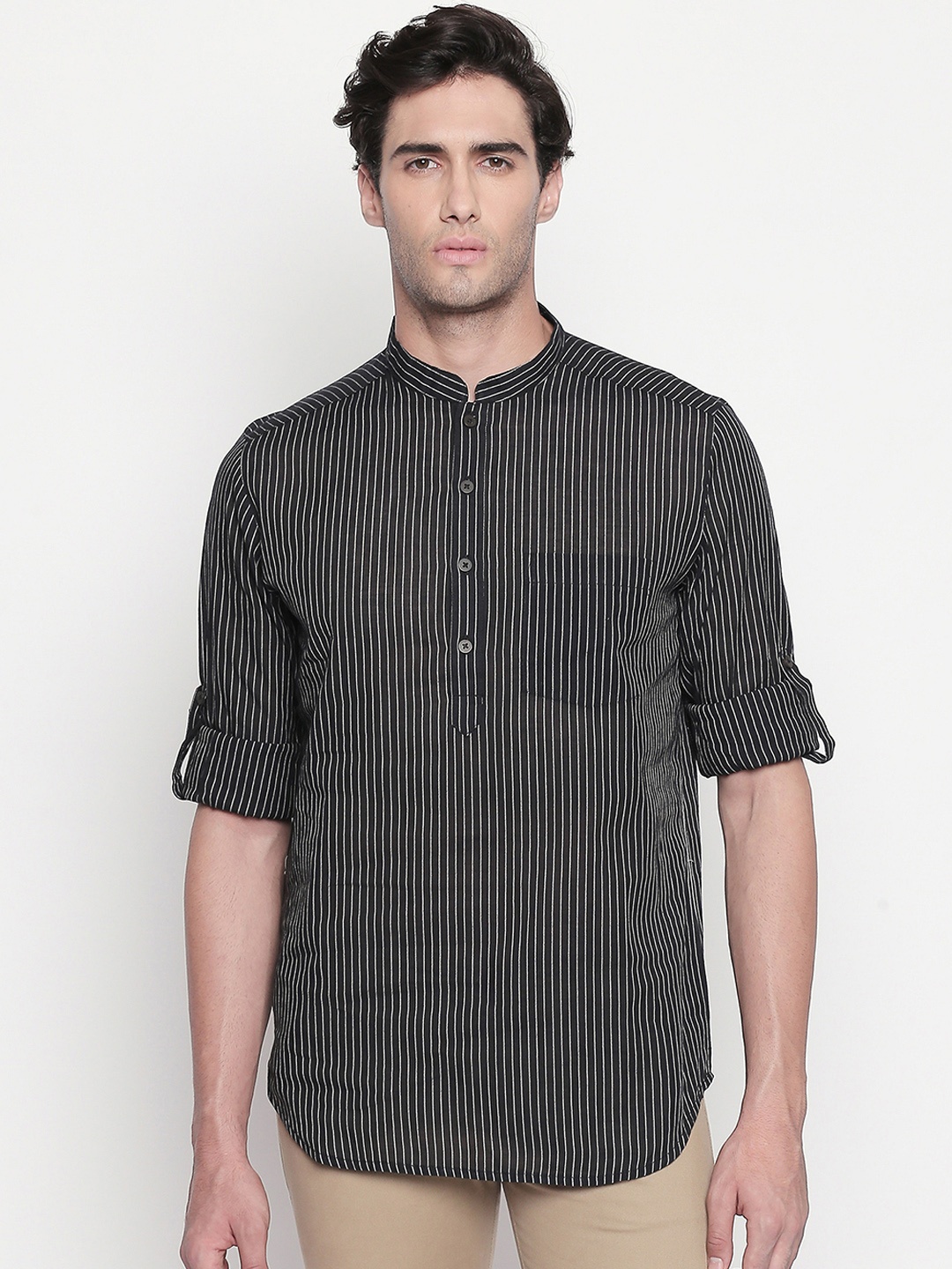 

indus route by Pantaloons Men Black & Off-White Striped Straight Kurta