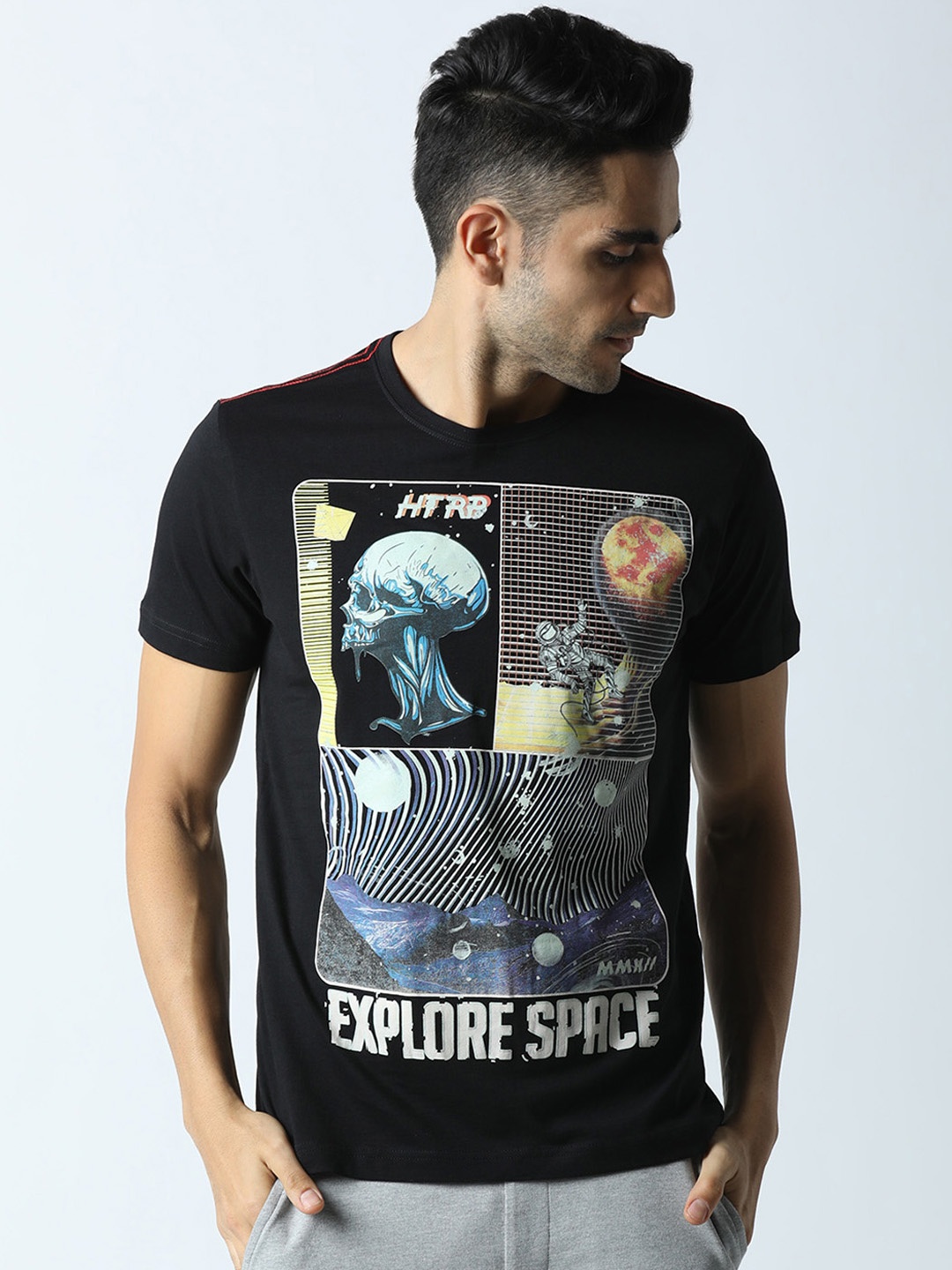 

Huetrap Men Black Printed Round Neck T-shirt