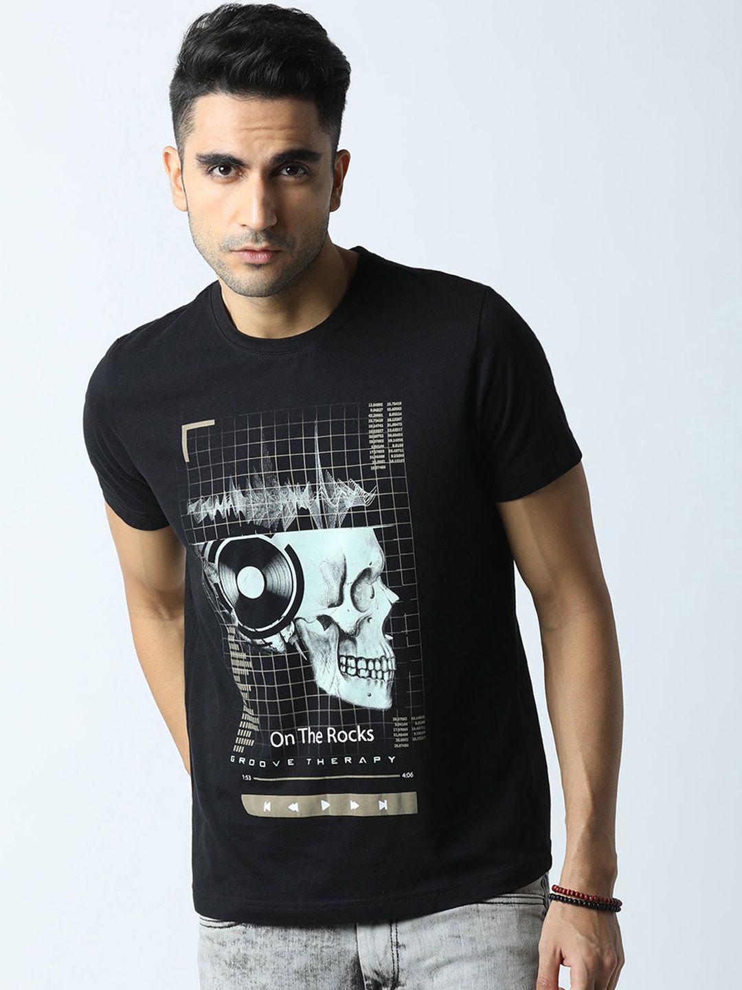 Huetrap Men Black Printed Round Neck T-shirt