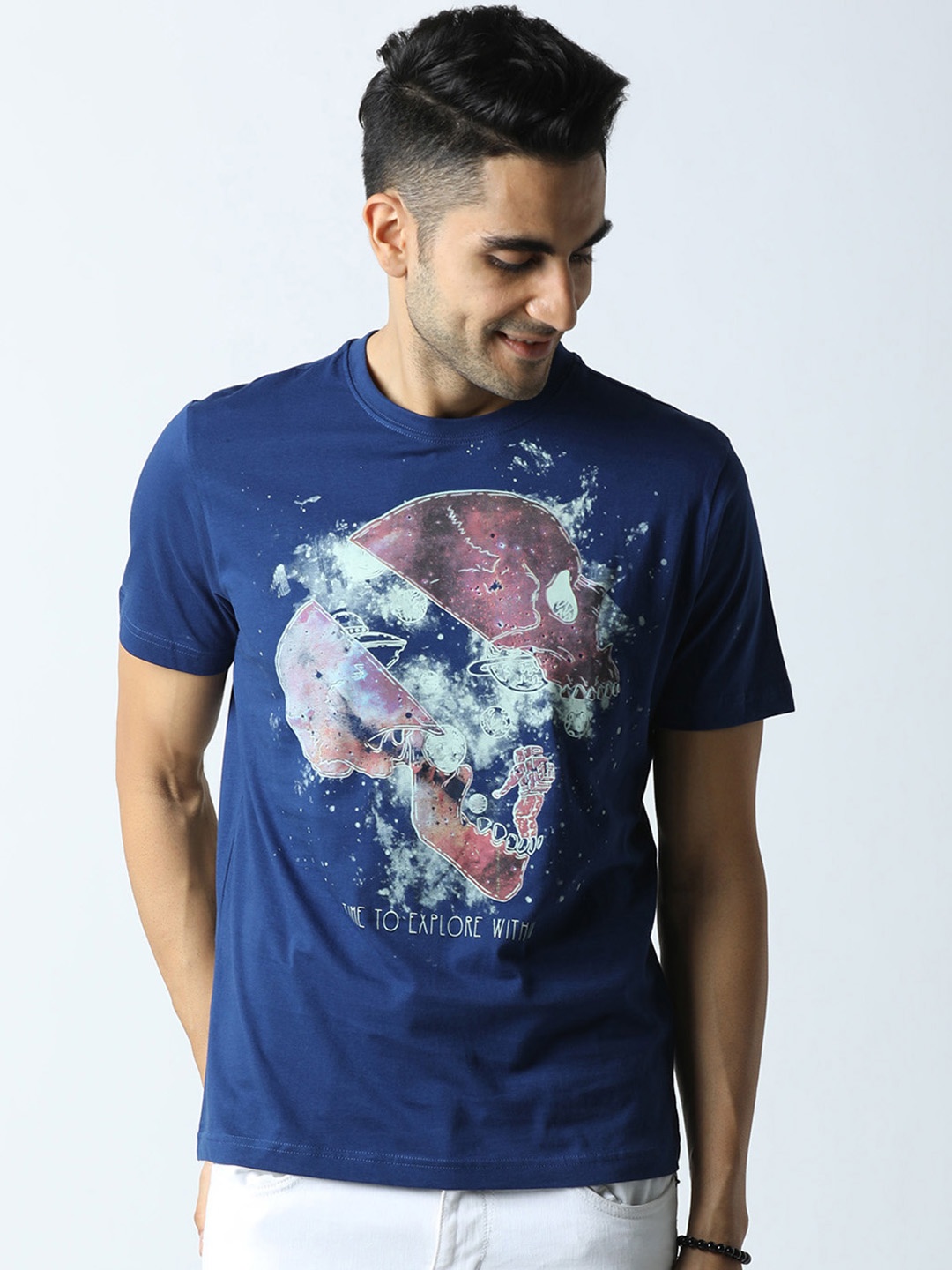 

Huetrap Men Blue Printed Round Neck T-shirt