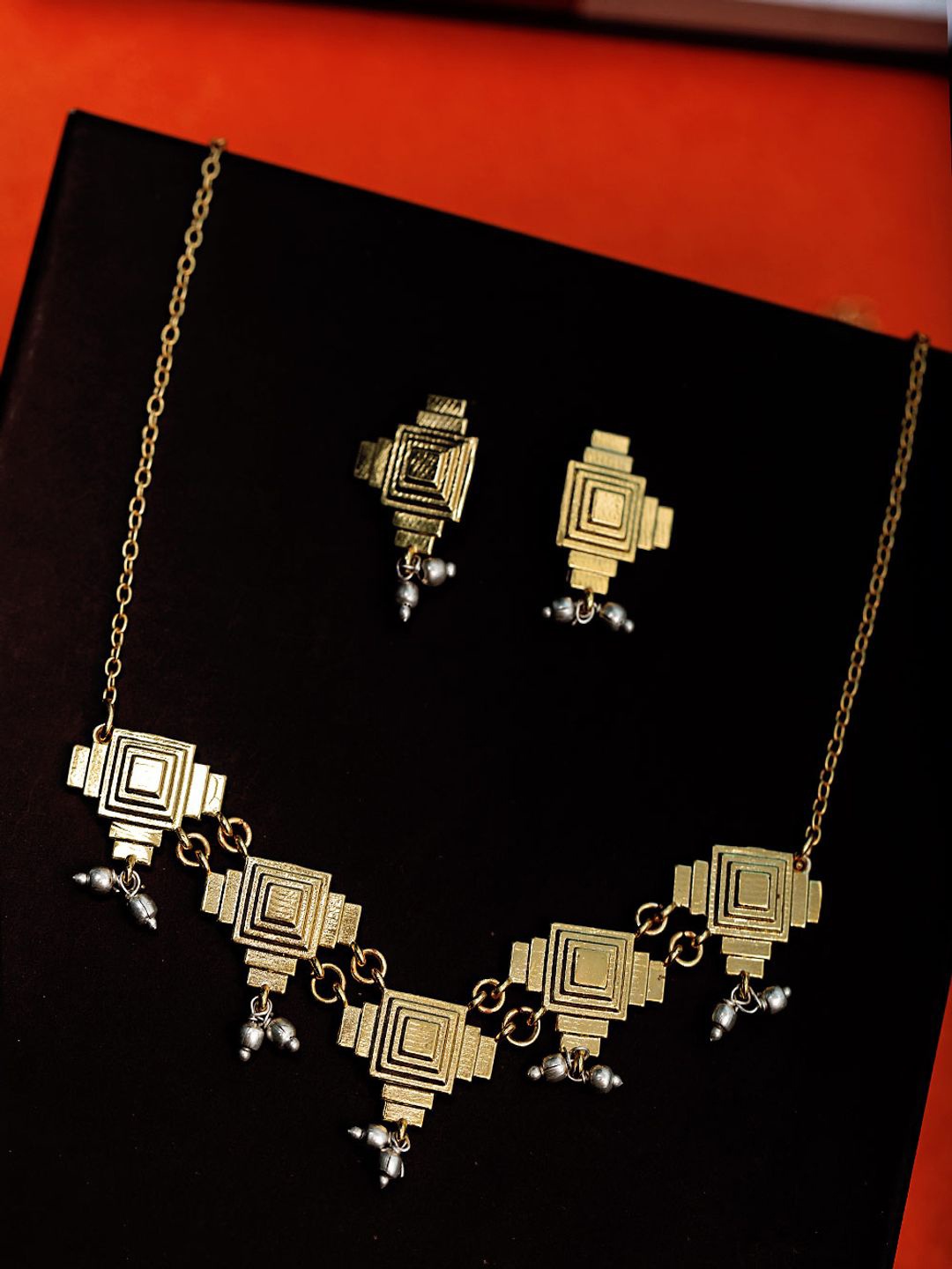 

Voylla Women Gold-Plated Stone-Studded Jewellery Set