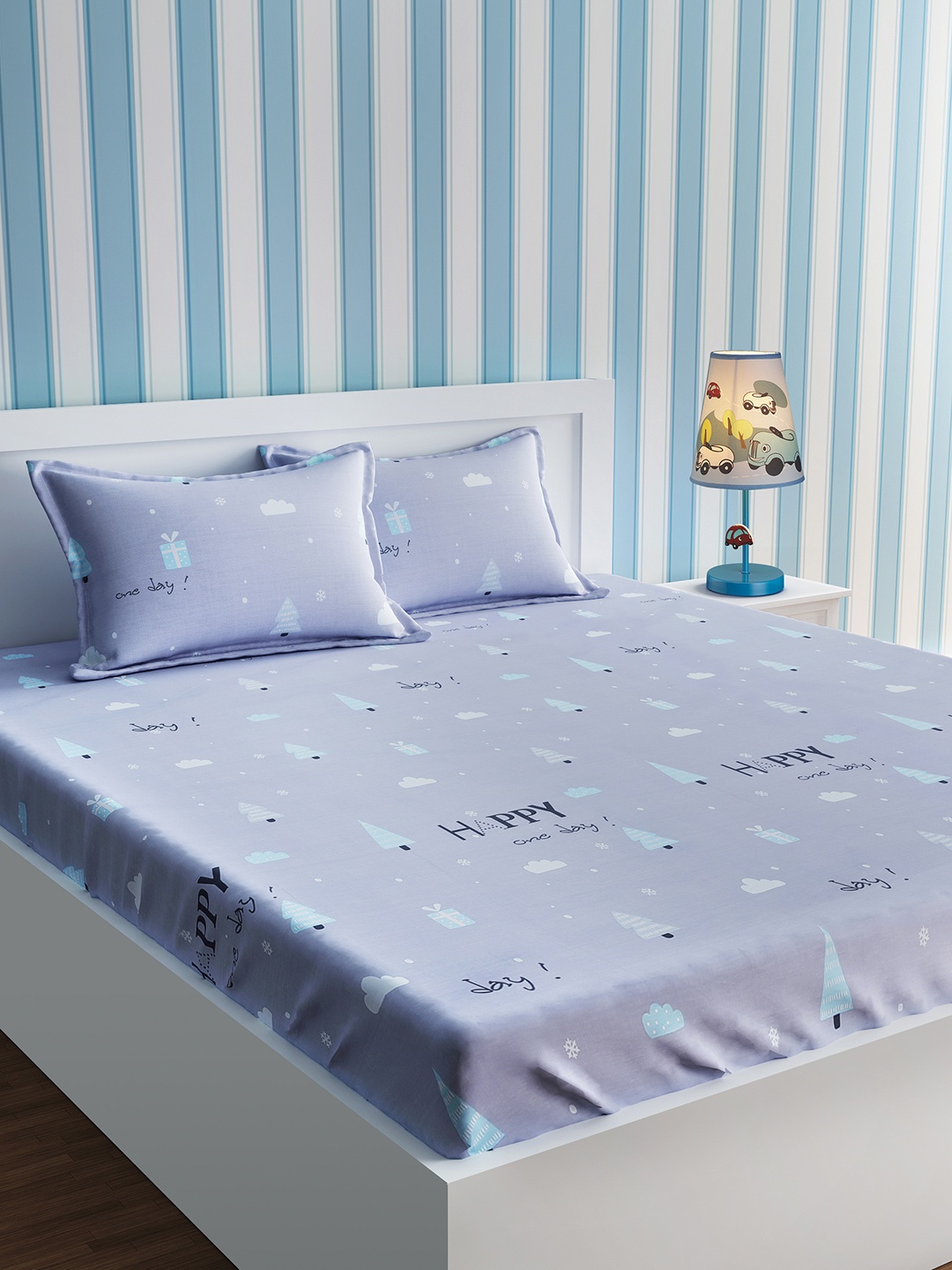 

URBAN DREAM Grey & Blue 210 TC Cotton 1 Queen Bedsheet with 2 Pillow Covers