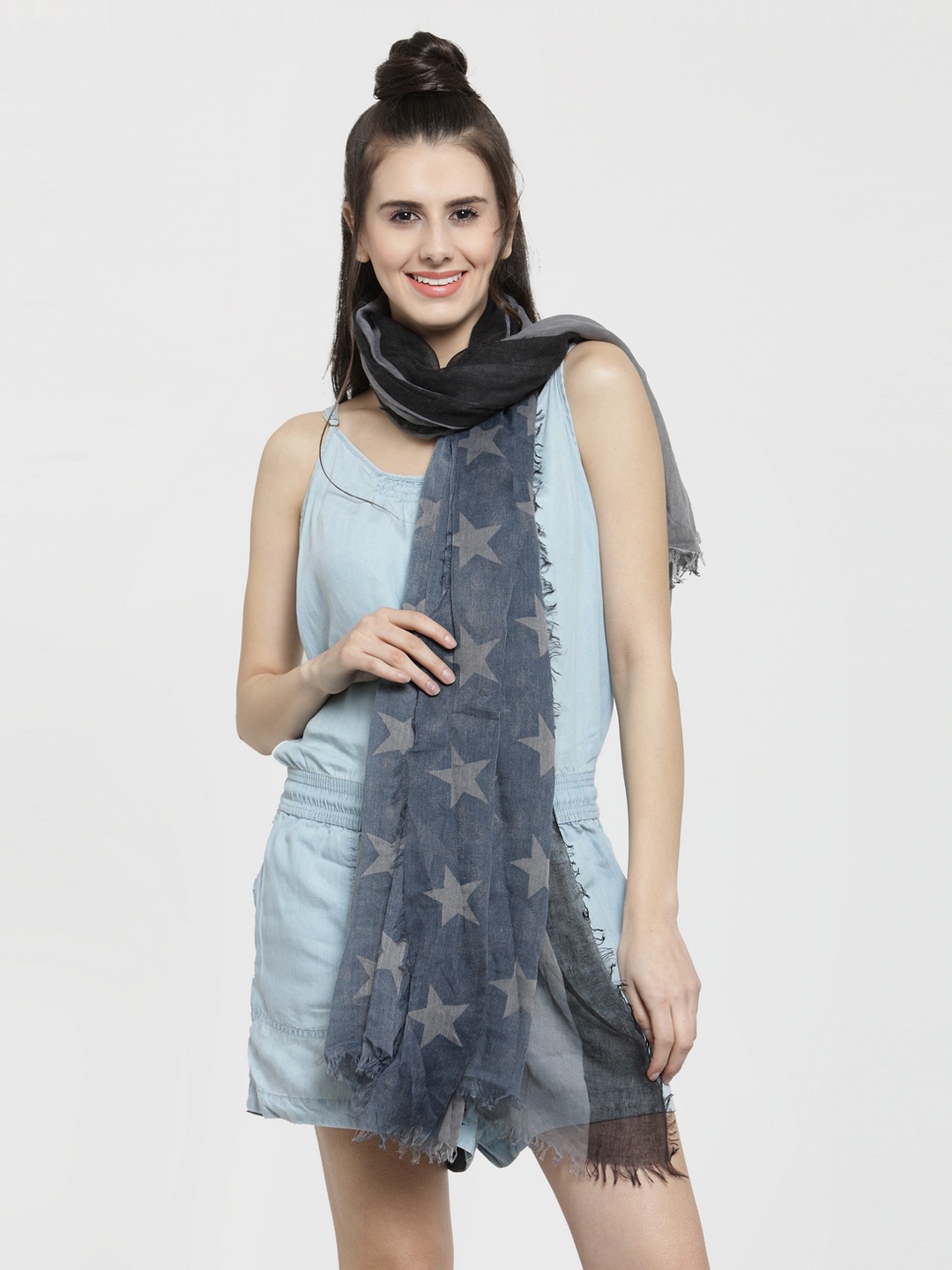 

J Style Women Navy Blue & Grey Printed Stole