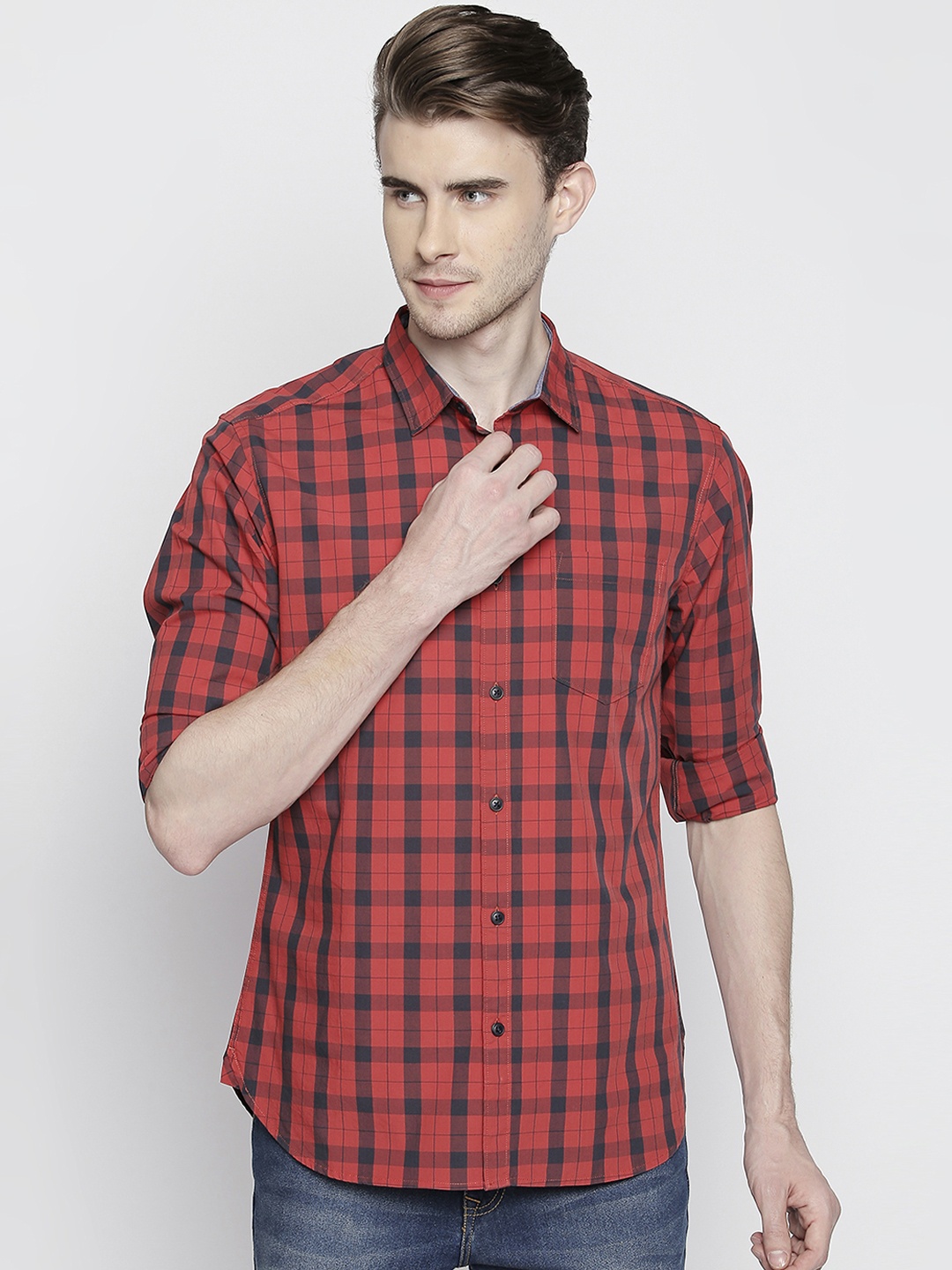 

BYFORD by Pantaloons Men Red & Blue Slim Fit Checked Casual Shirt