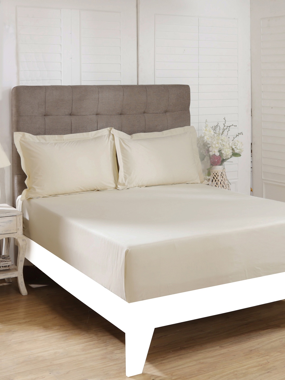 

MASPAR Beige Solid 200 TC Cotton 1 King Bedsheet with 2 Pillow Covers