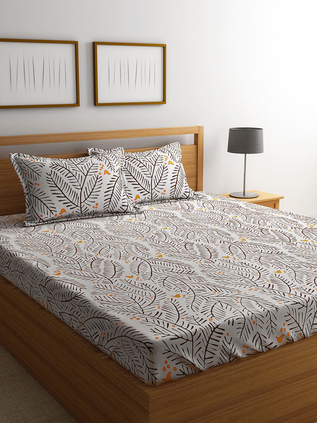 

URBAN DREAM Off-White Floral 210 TC Cotton 1 Queen Bedsheet with 2 Pillow Covers