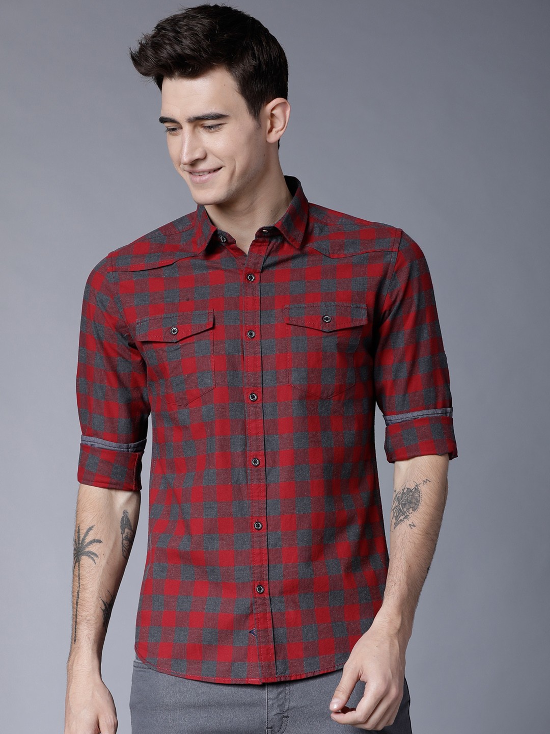 

LOCOMOTIVE Men Red & Grey Slim Fit Checked Casual Shirt