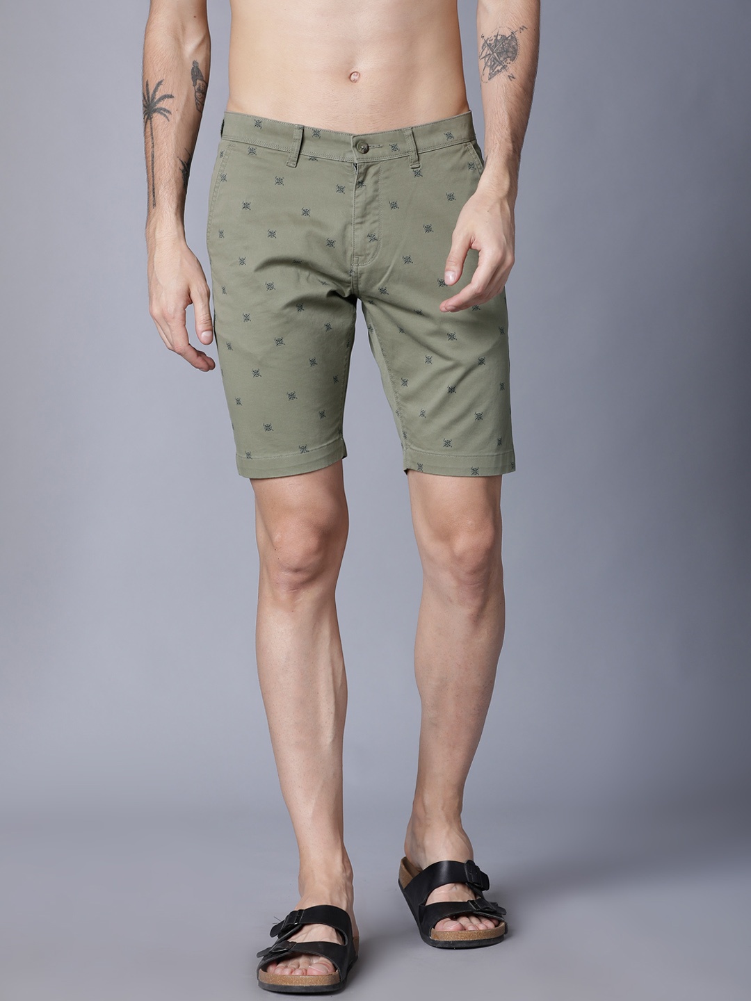 

HIGHLANDER Men Printed Slim Fit Chinos Shorts, Olive