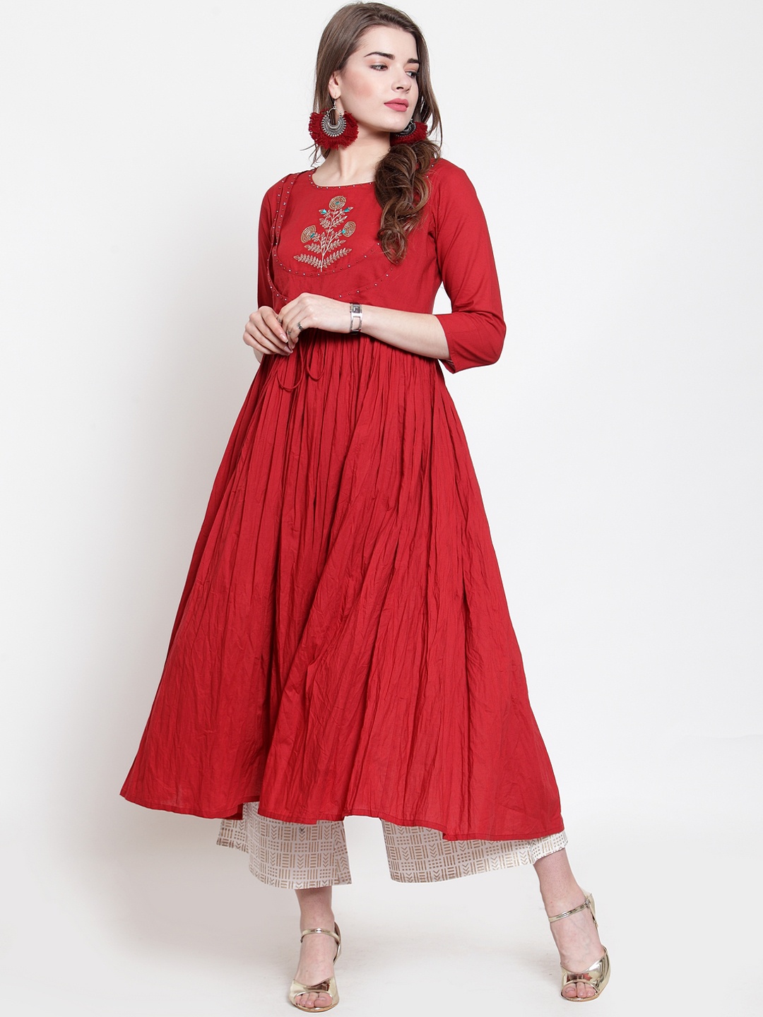 

Varanga Women Maroon & Gold-Toned Embroidered Kurta with Palazzos