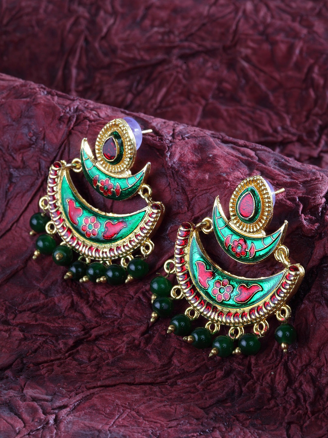 

Moedbuille Green & Gold-Toned Crescent Shaped Chandbalis