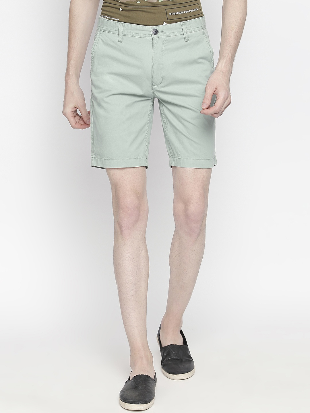 

Urban Ranger by pantaloons Men Green Solid Slim Fit Chino Shorts