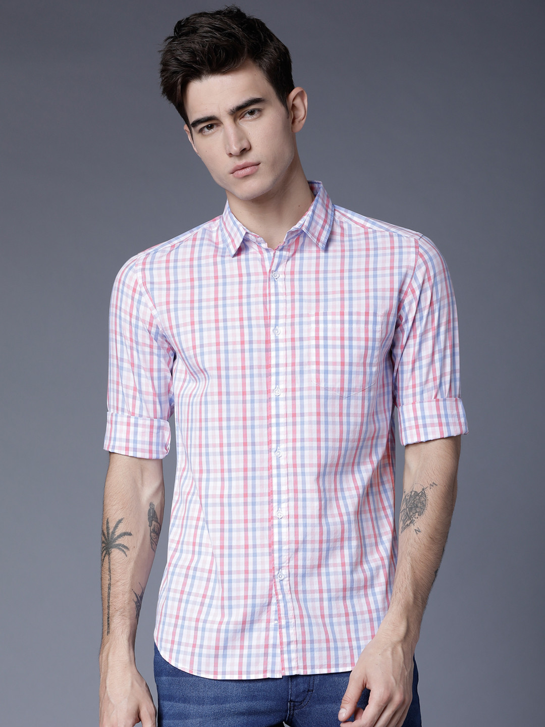 

Black coffee Men White & Pink Slim Fit Checked Casual Shirt