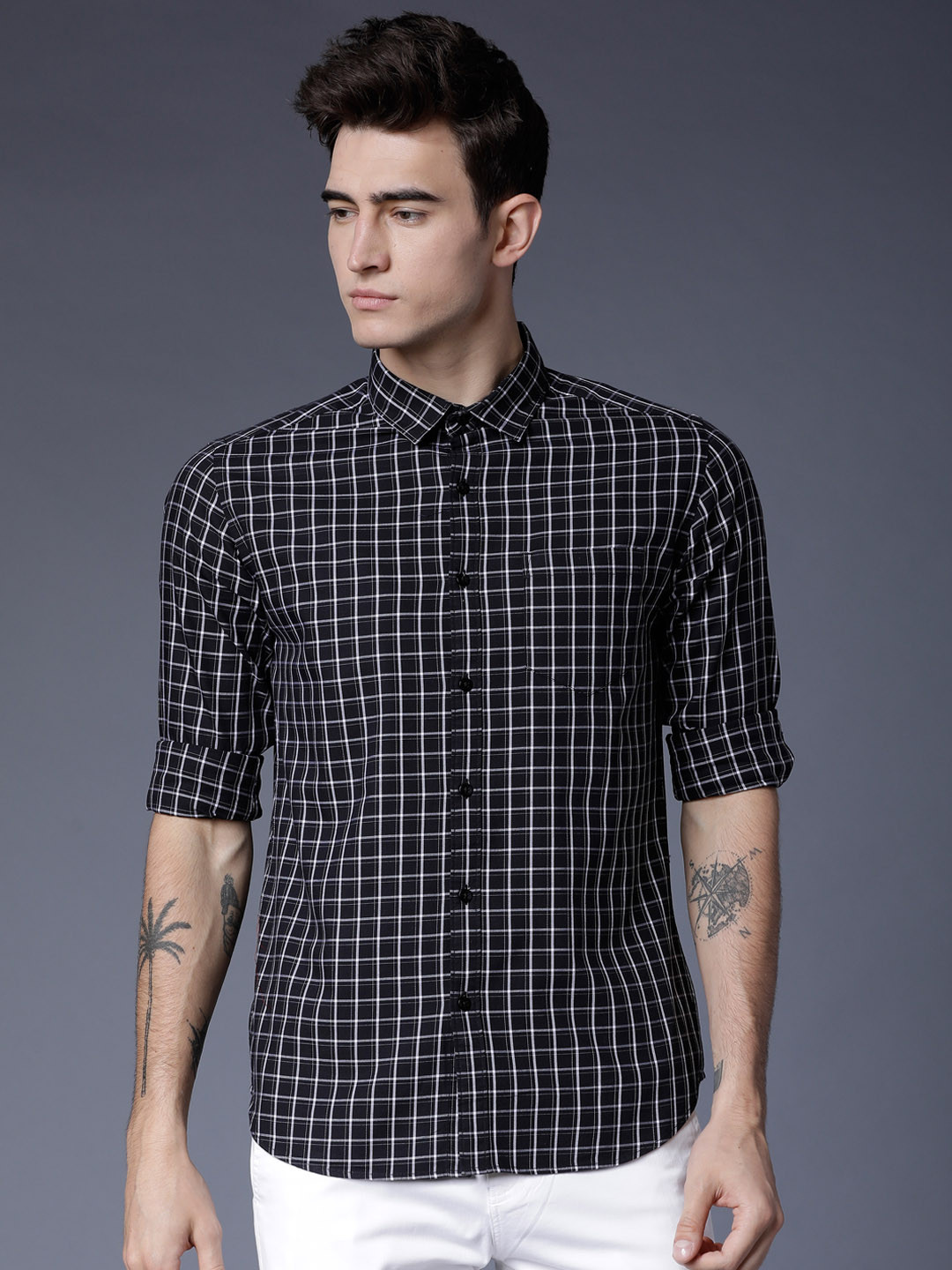 

Black coffee Men Black & White Slim Fit Checked Casual Shirt