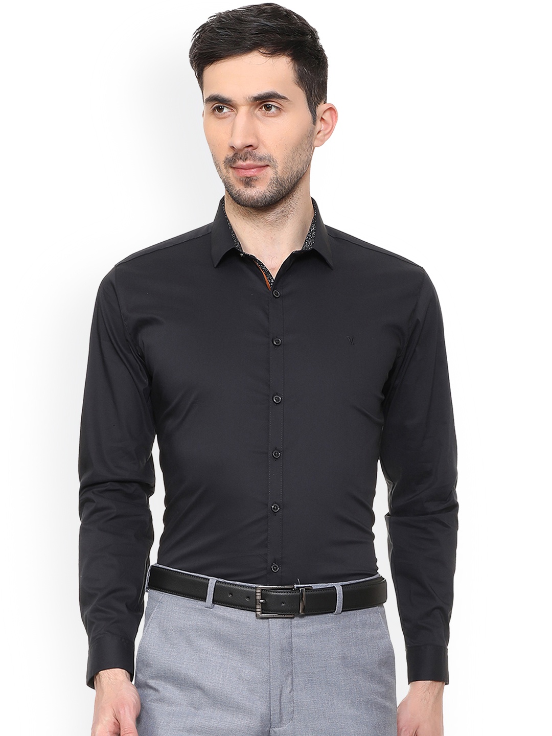

V Dot Men Black Skinny Fit Solid Formal Shirt