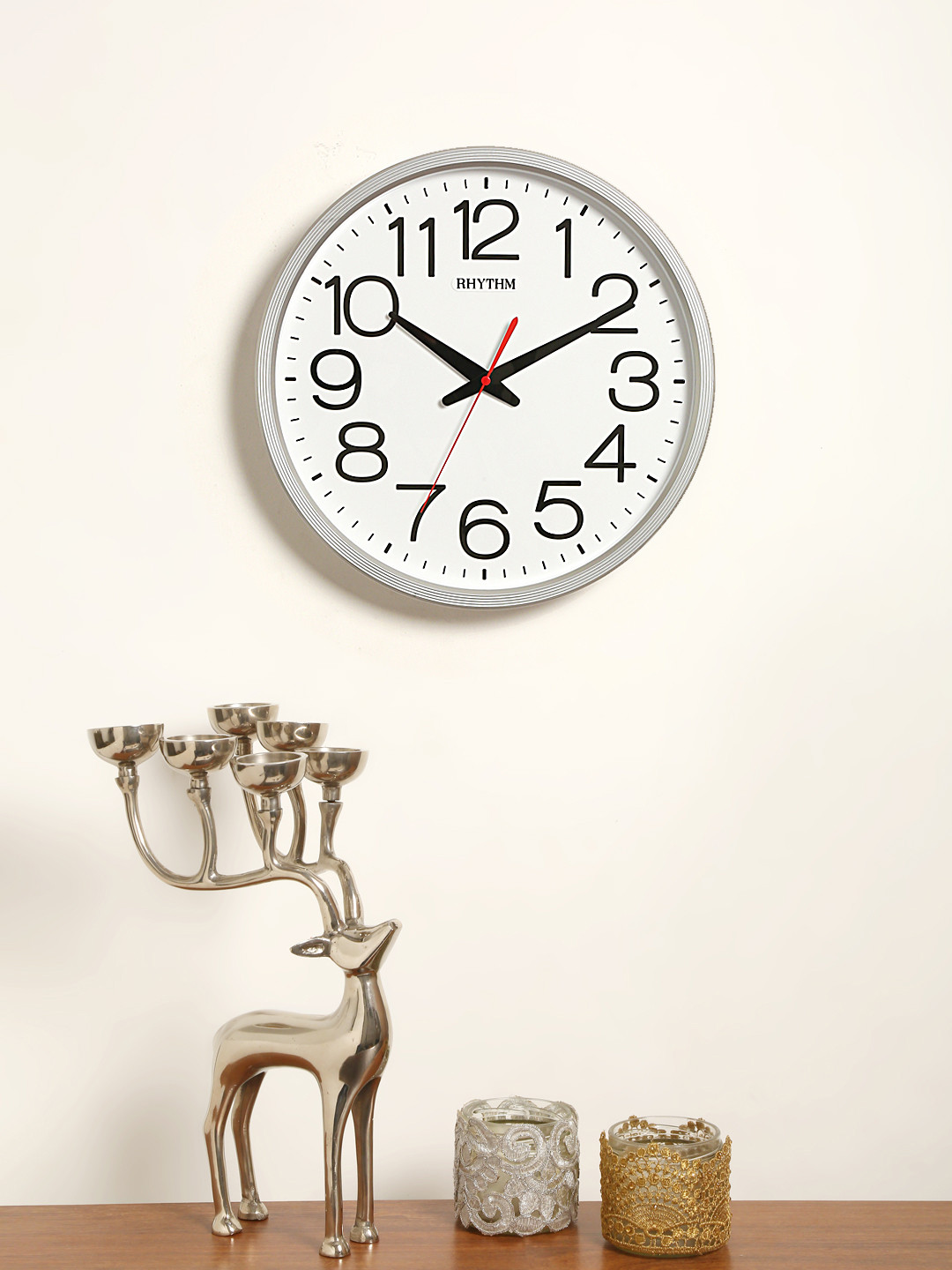 

Rhythm White Handcrafted Round Solid Analogue Wall Clock
