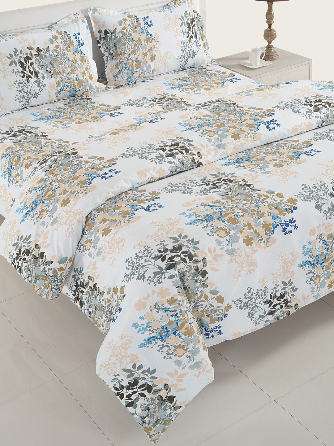 

Swayam White Cotton 160TC Printed Bedding Set