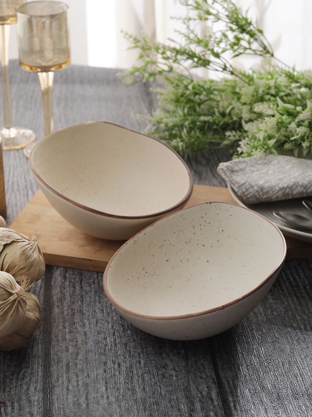 

MIAH Decor Set Of 2 Off-White Serving Bowls