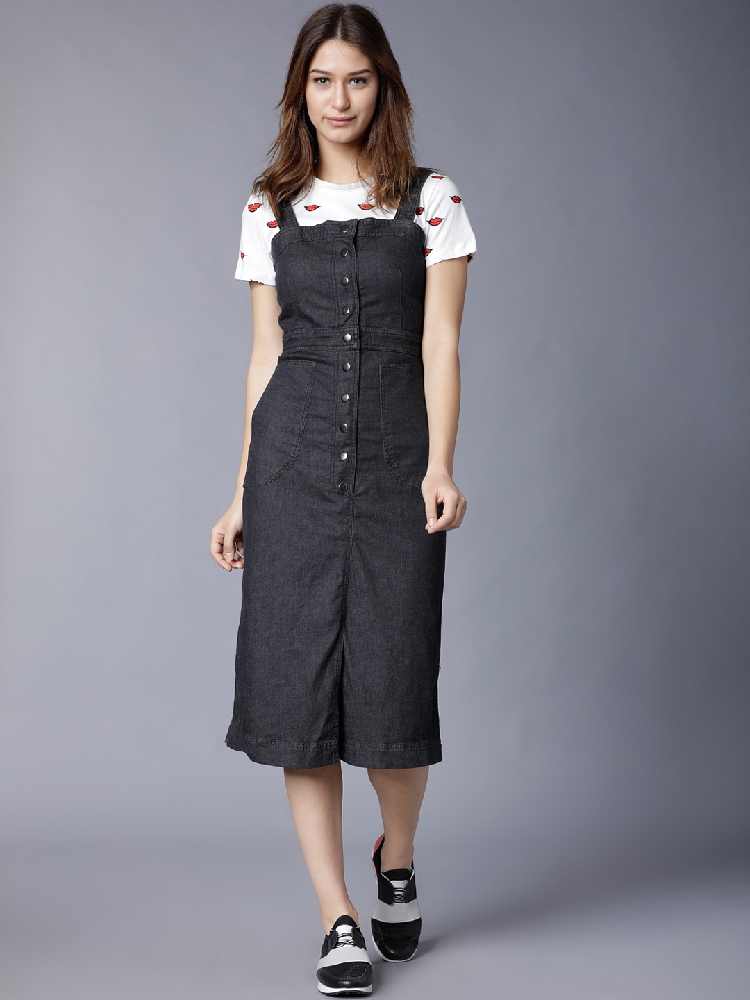 

Tokyo Talkies Women Black Solid Denim Pinafore Dress