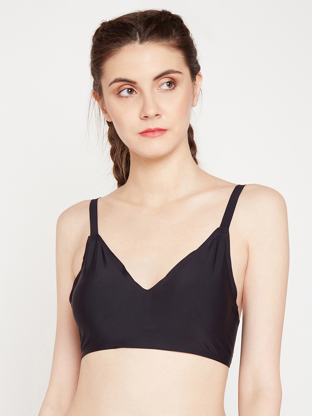 

Lebami Black Solid Non-Wired Lightly Padded Sports Bra 225_Black_36