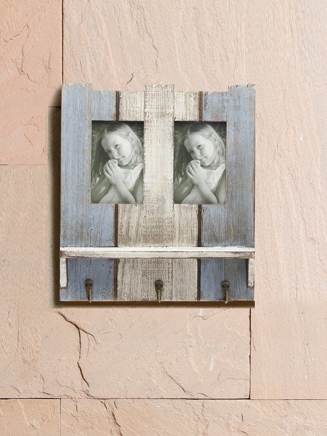 

Aapno Rajasthan Blue & Brown Wooden Photo Frame With Key Hooks