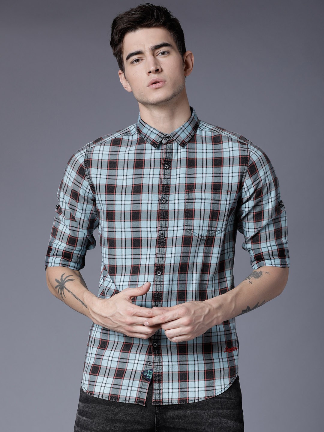 

LOCOMOTIVE Men Sea Green Slim Fit Checked Casual Shirt