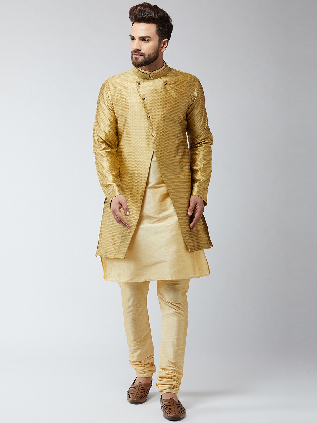 

SOJANYA Men Beige & Gold-Toned Self Design Kurta with Churidar
