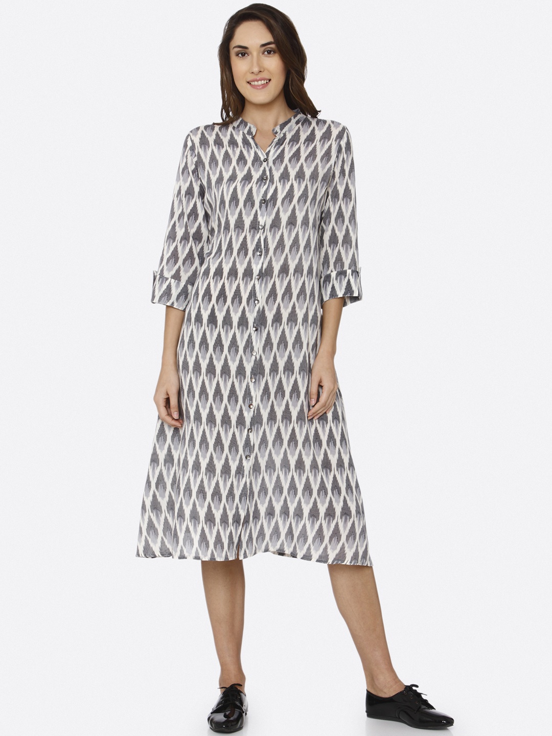 

RAISIN Women Grey & Off-White Printed Shirt Dress