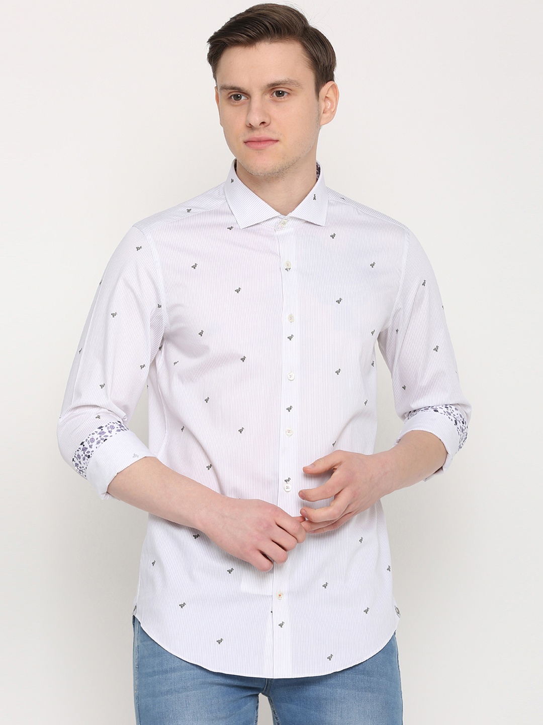 

SIMON CARTER LONDON Men White Slim Fit Printed Casual Shirt