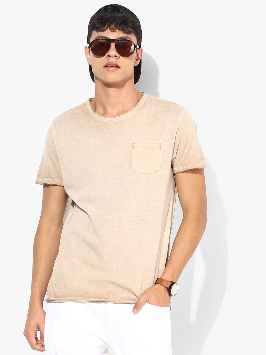 

Beige Solid Regular Fit Round Neck T-Shirt