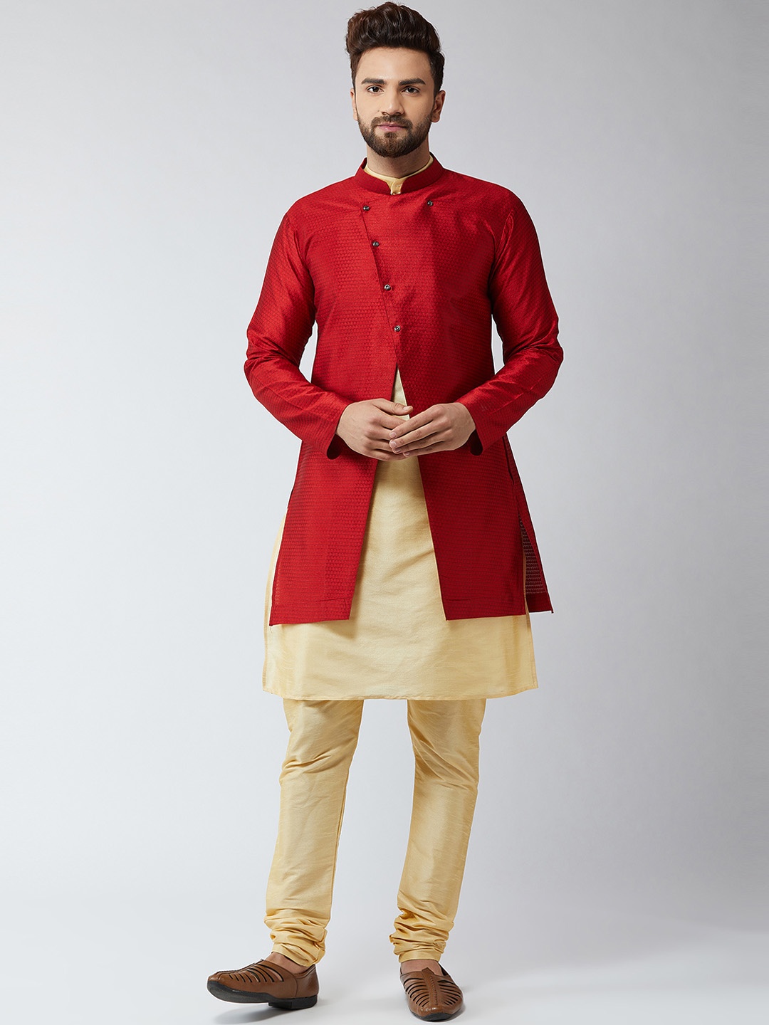

SOJANYA Men Gold-Toned & Maroon Solid Kurta with Churidar