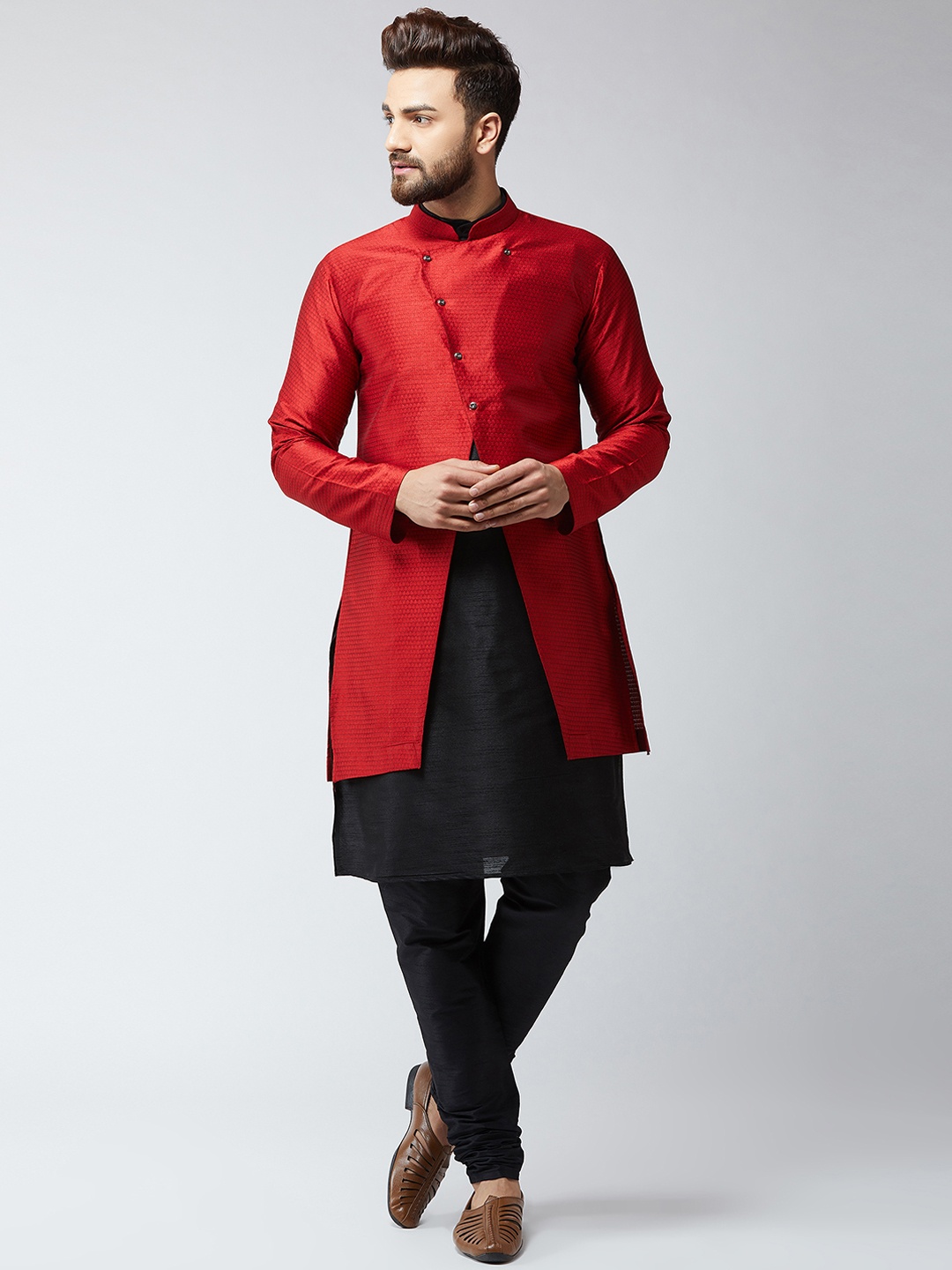 SOJANYA Men Black & Maroon Self Design Kurta with Churidar