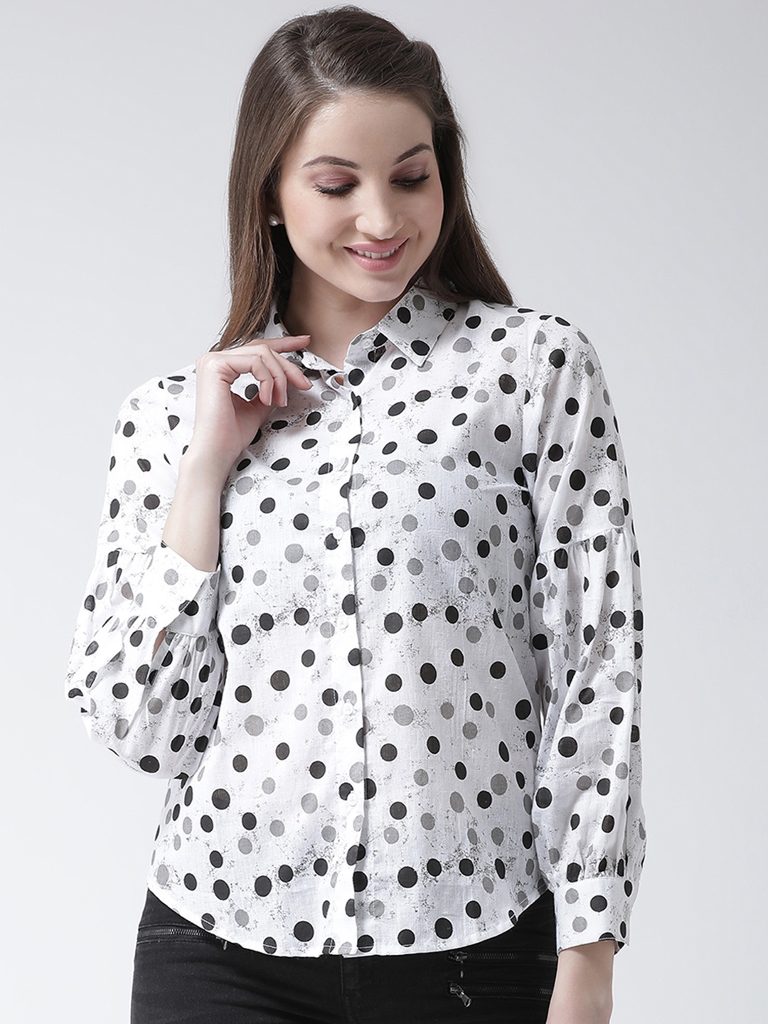

The Vanca Women White & Black Regular Fit Printed Casual Shirt
