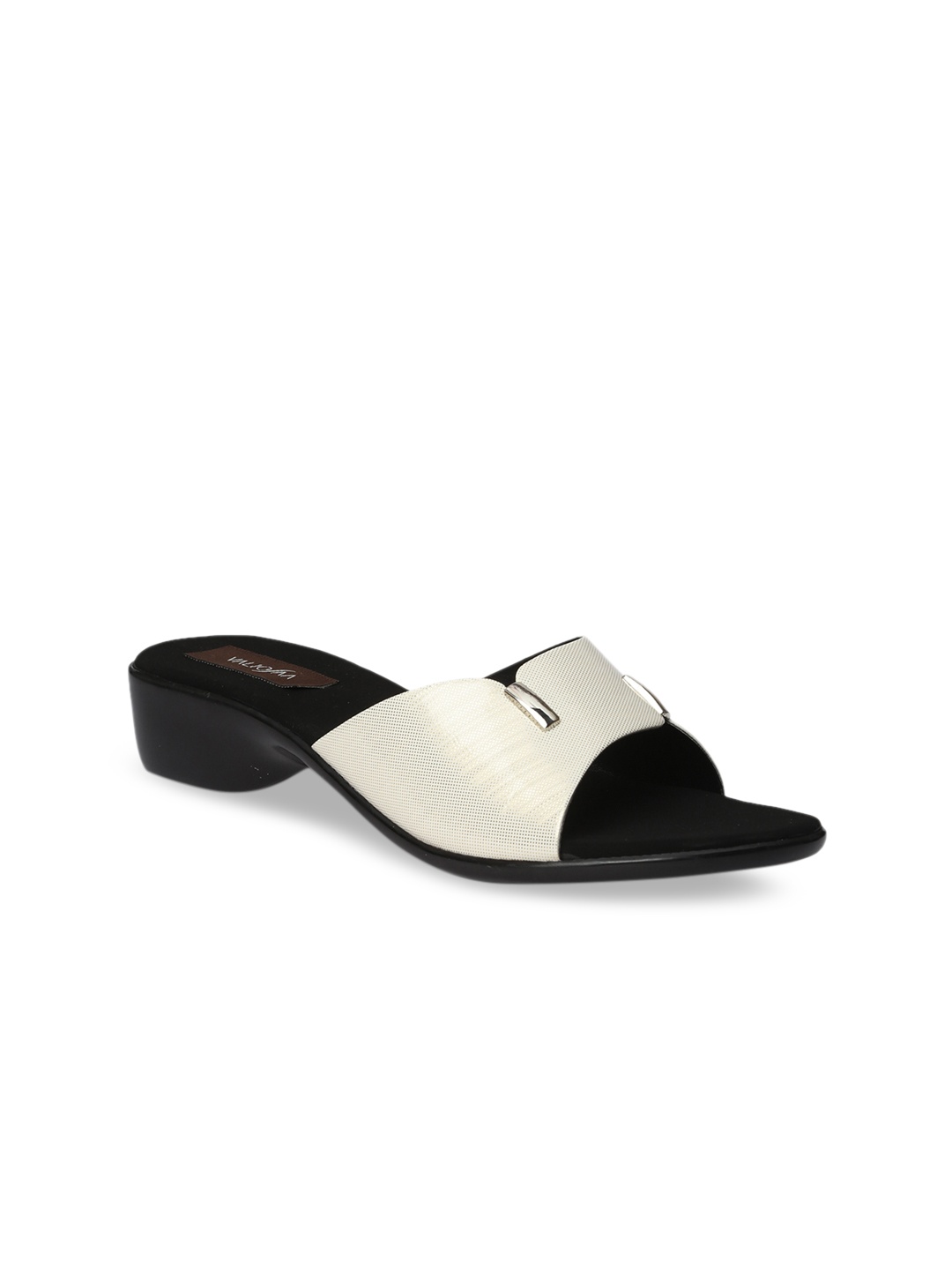 

VALIOSAA Women Cream-Coloured Printed Sandals