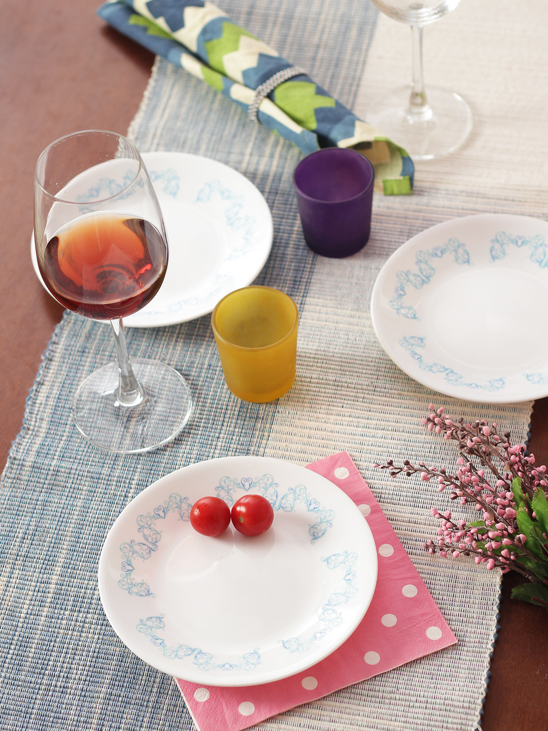 

Corelle Set of 6 White Printed Glass Plates Set