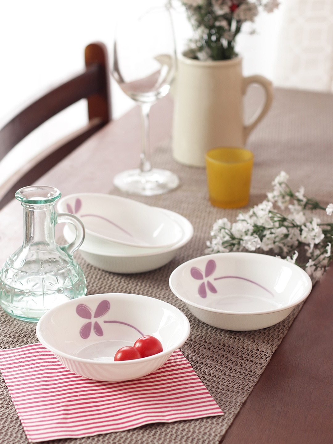 

Corelle Set of 6 White Printed Bowls