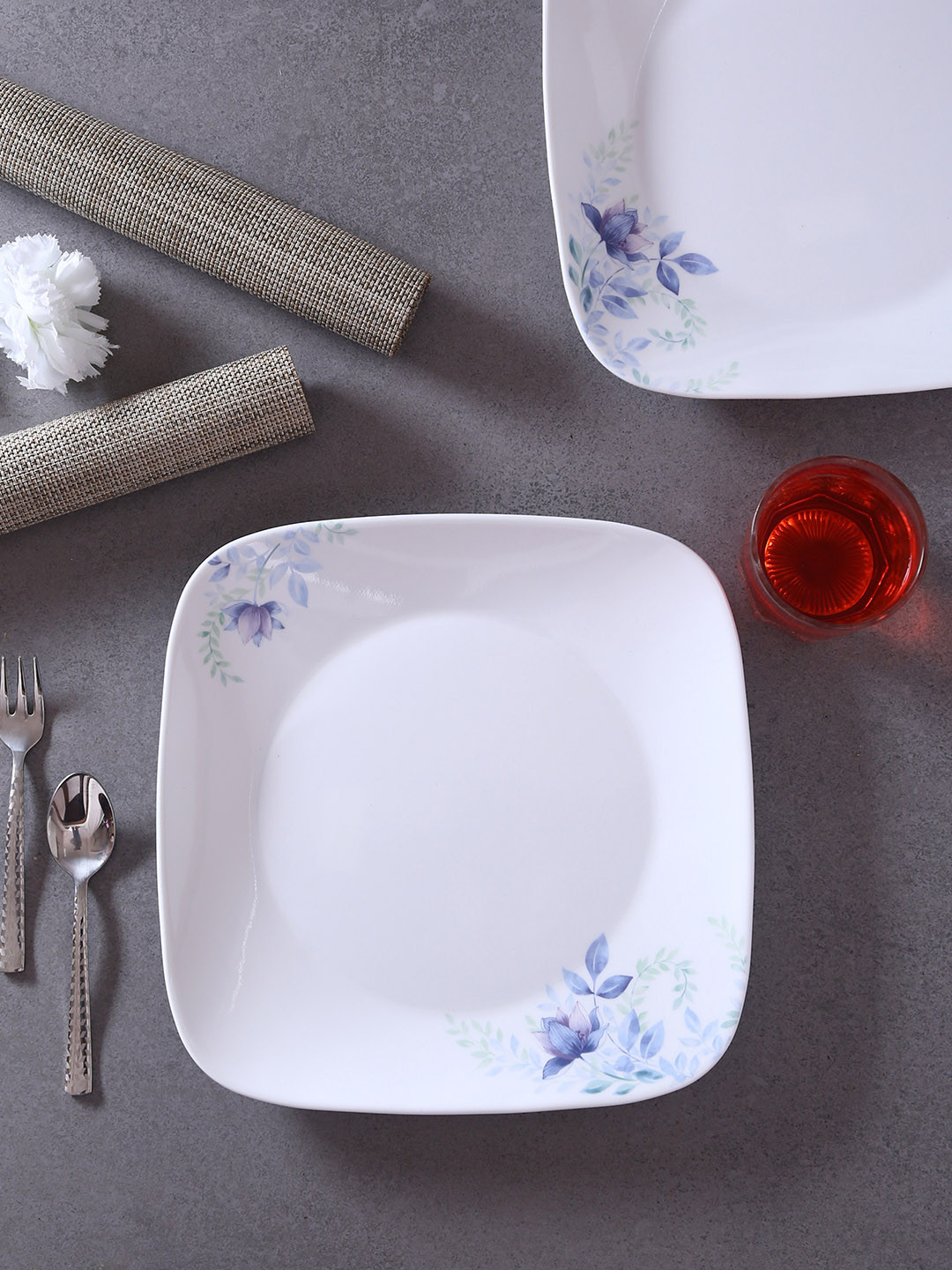 

Corelle Set of 6 White Printed Plates