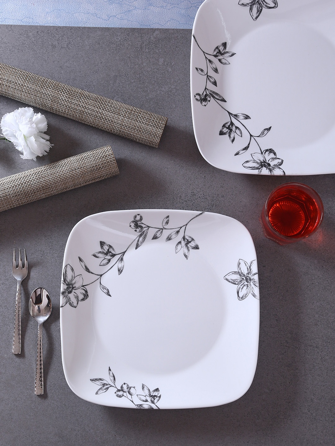 

Corelle Set of 6 White Printed Glass Plates Set