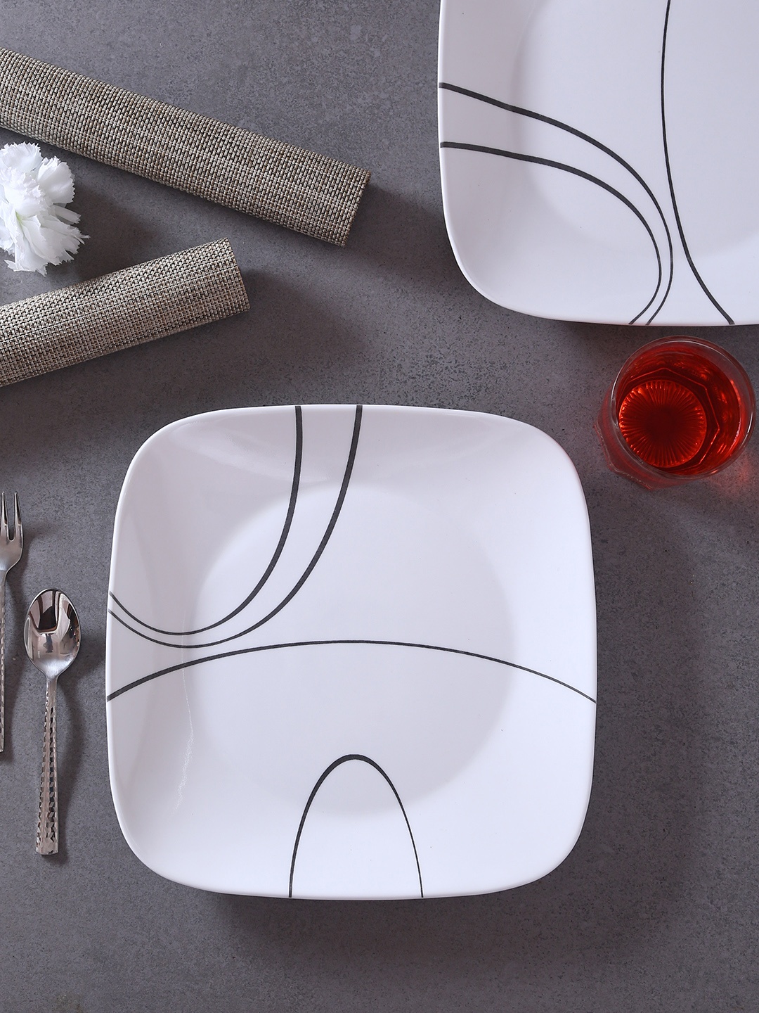 

Corelle Set of 6 White Printed Plates