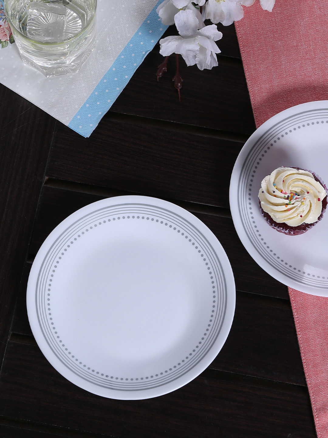 

Corelle Set of 6 White Printed Glass Plates Set