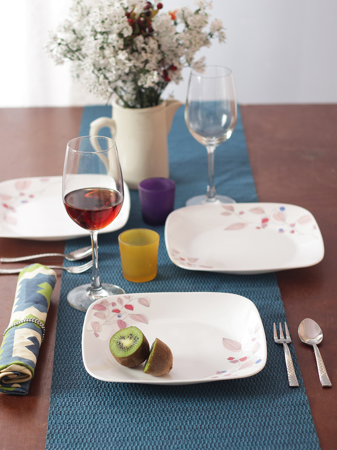 

Corelle Set of 6 White Printed Glass Plates Set