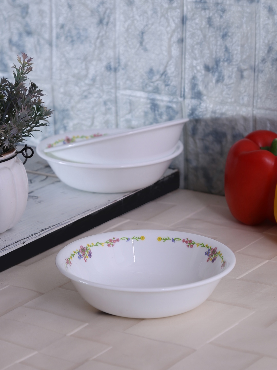 

Corelle Set of 6 White Printed Glass Bowls Set