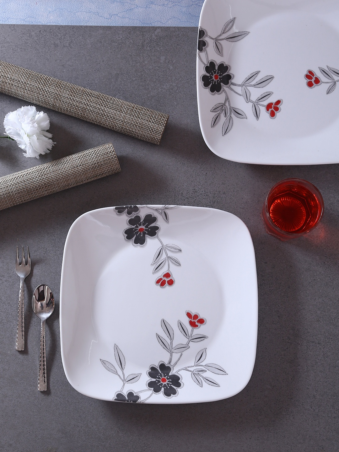 

Corelle White Set of 6 Printed Glass Plates