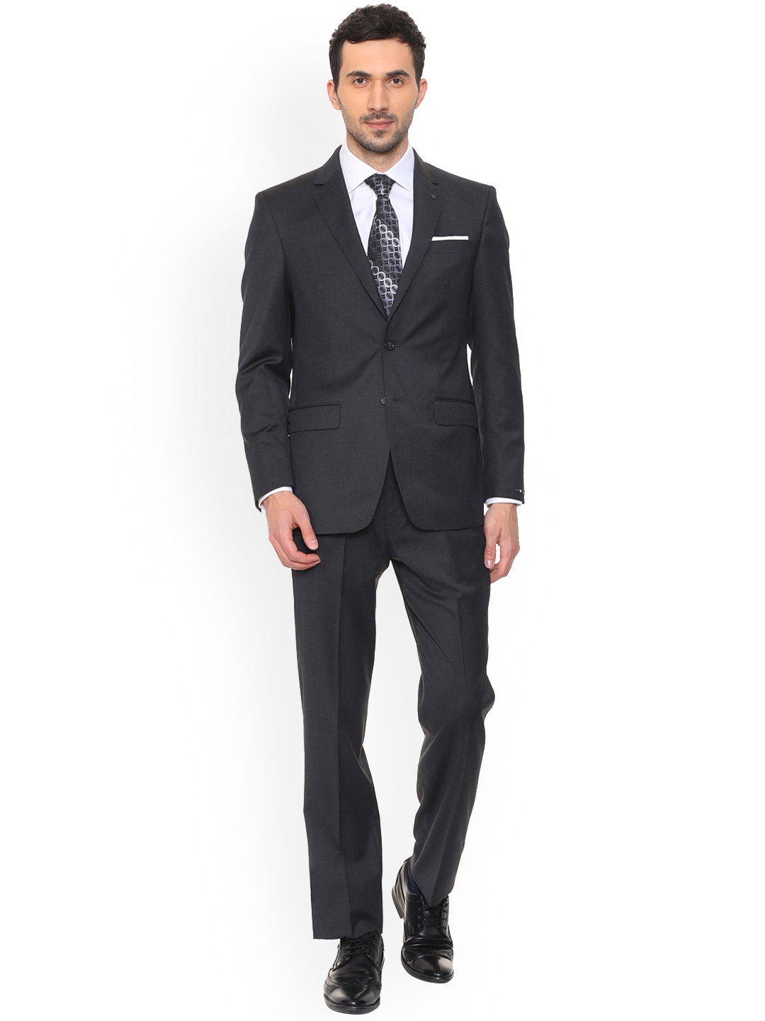 

Louis Philippe Men Black Solid Regular-Fit Single-Breasted Suit