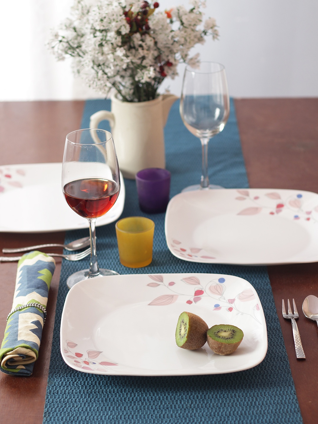 

Corelle Set of 6 White Printed Glass Plates Set