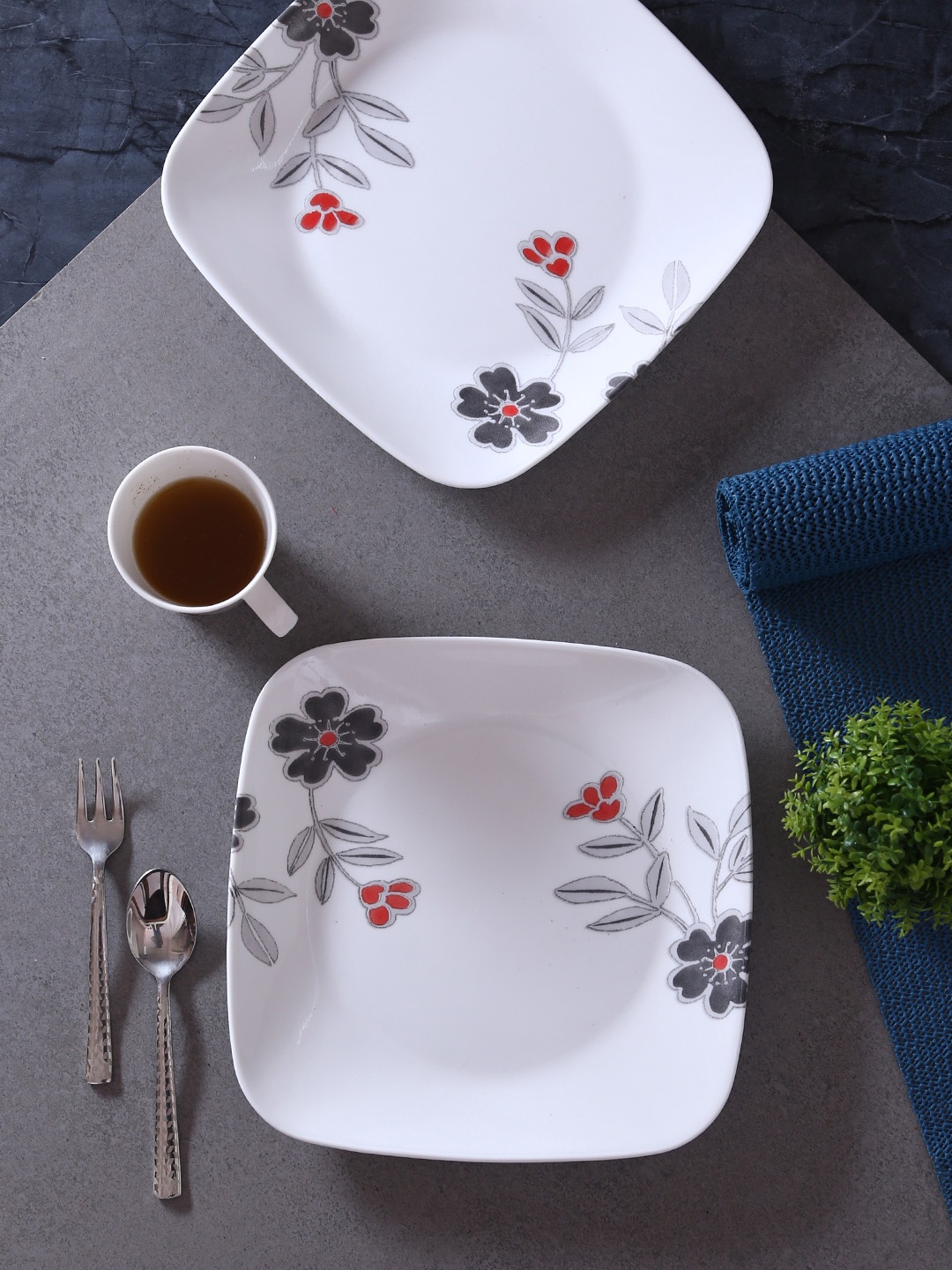 

Corelle White 6-Pieces Printed Glass Plates Set