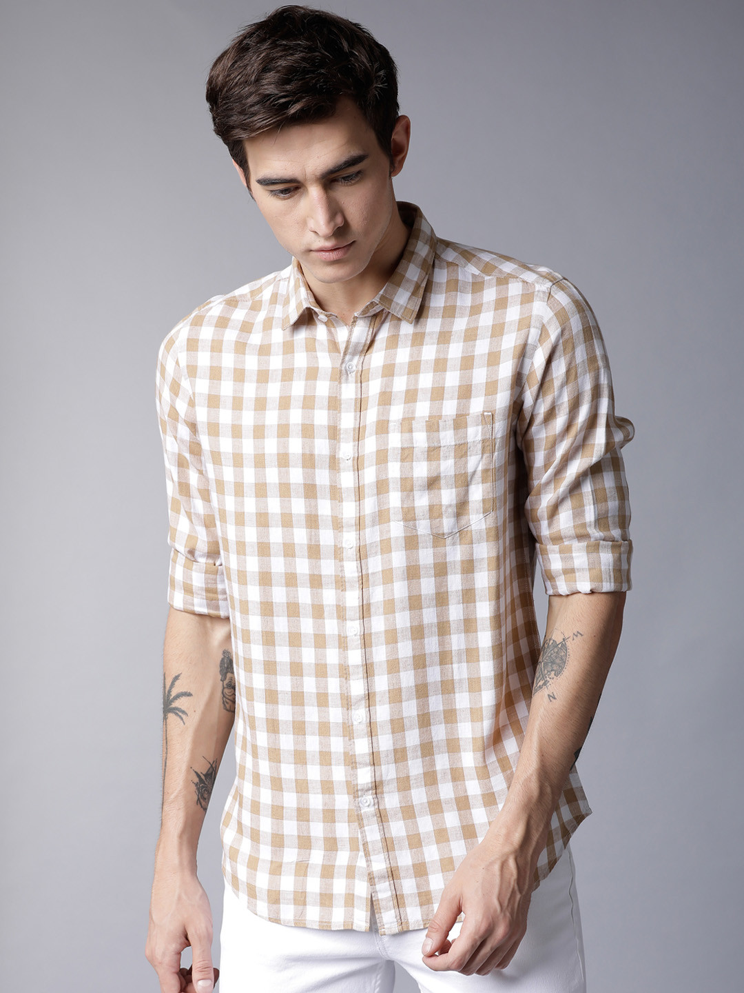 

Black coffee Men White & Beige Slim Fit Checked Casual Shirt