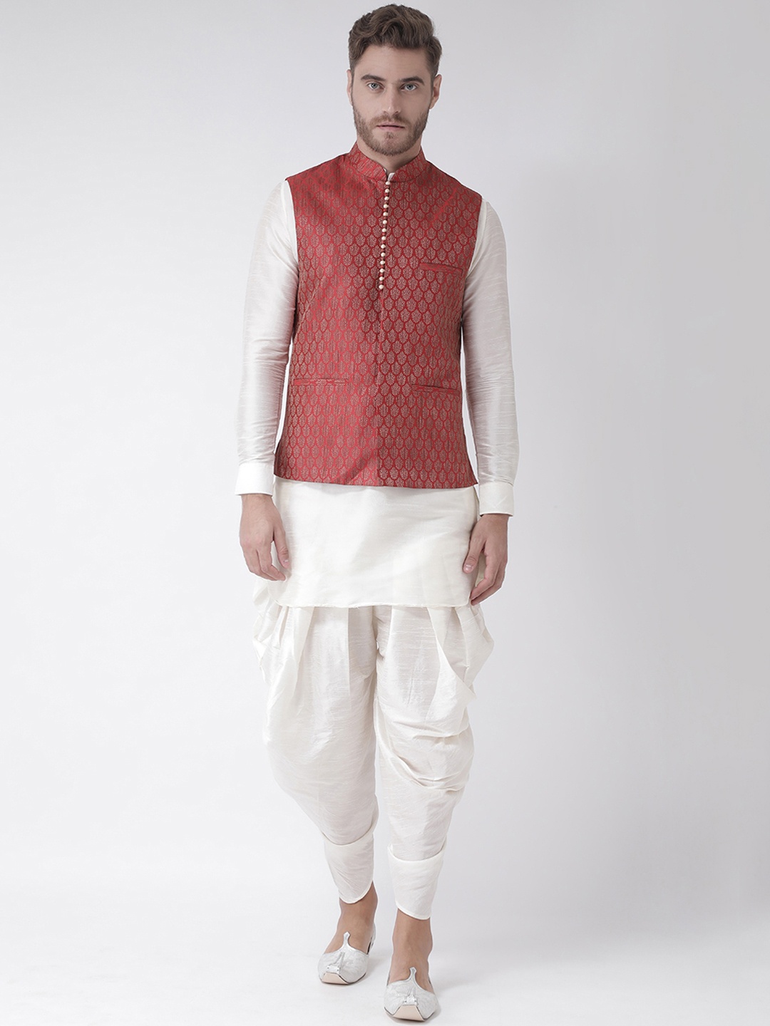 

DEYANN Men Maroon & Off-White Self Design Kurta with Patiala