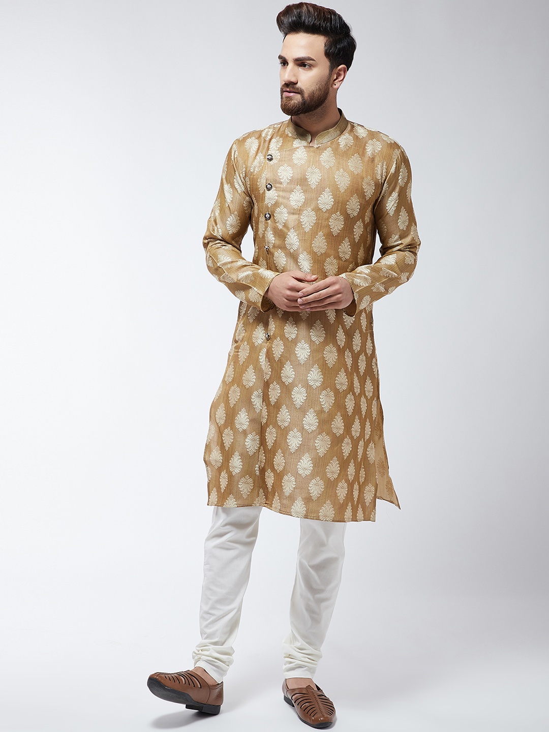 

SOJANYA Men Brown & Off-White Self Design Kurta with Churidar