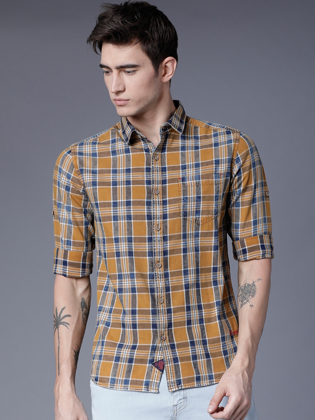

LOCOMOTIVE Men Yellow & White Slim Fit Checked Casual Shirt